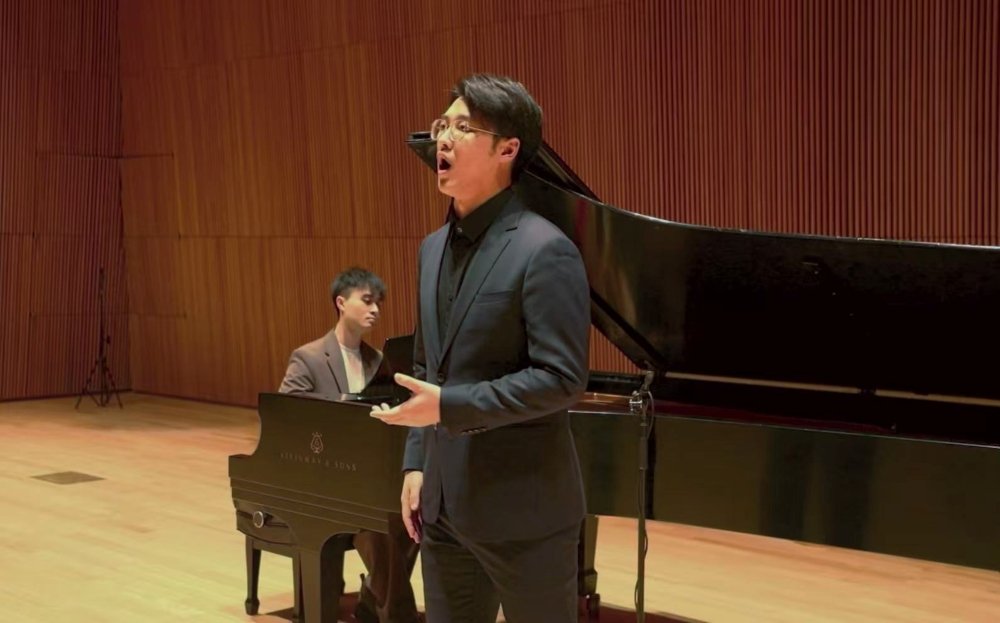 A Pianist Who Listens: Guhan Peng as Collaborative Artist